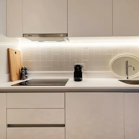 Apartment Brand New One-bedroom In Downtown *